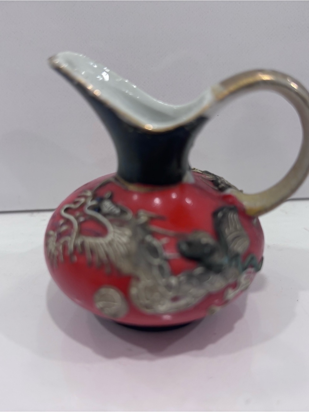 Vintage  Japanese Red Moriage Dragon Miniature Bud Vase Ewer Pitcher Gold trim